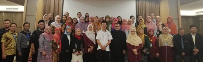 YB Dr. Sulaiman, State Assemblyman for Kemelah, Johor together with the honoured guests and participants at ICSSMA 2019
